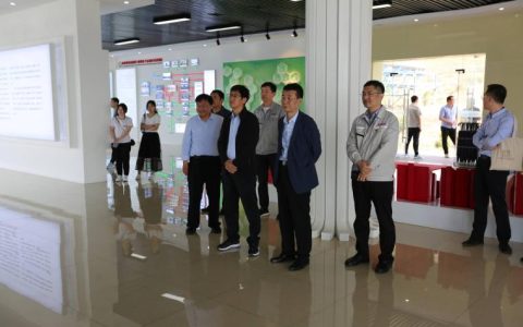 首次突破6万亿美元关口